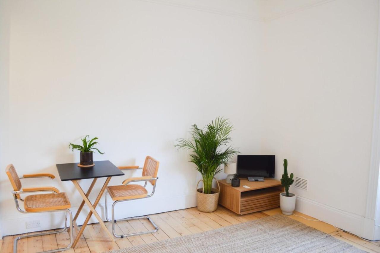 Modern 1 Bedroom Flat In The Heart Of EDI Kültér fotó